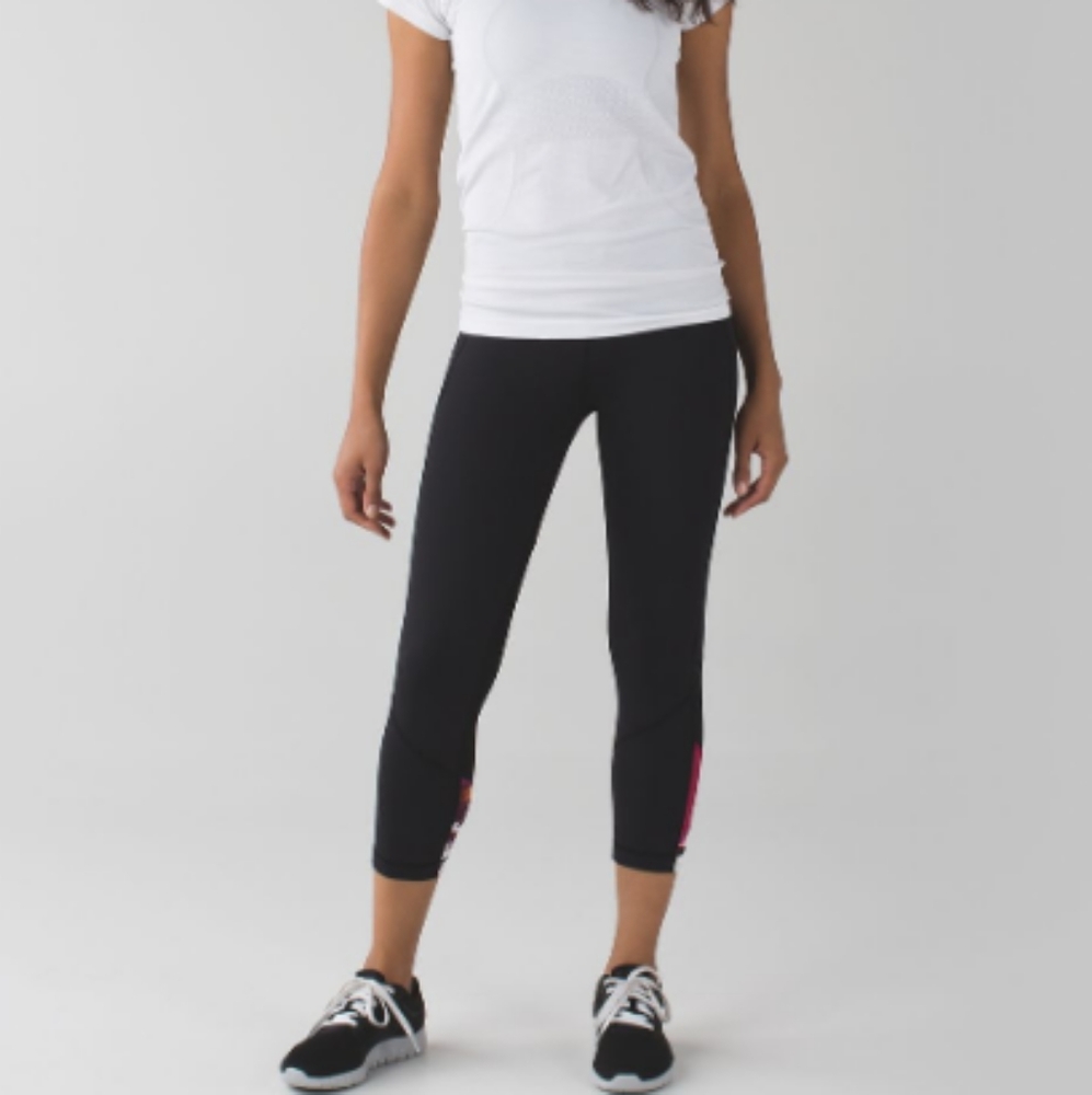 Lululemon Pants Pace Rival Crop size 4 Black Pink